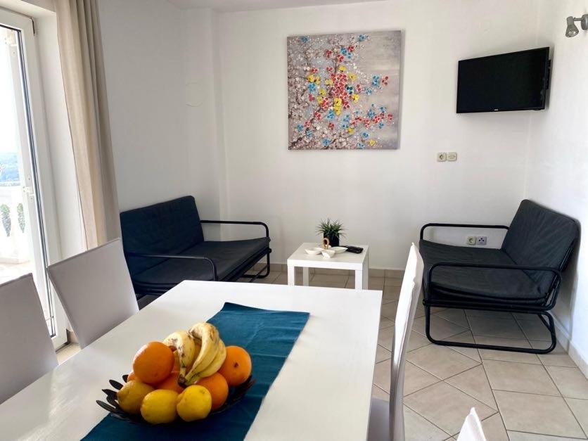 Villa Mihaela - Apartment Ika Cesarica Exteriör bild